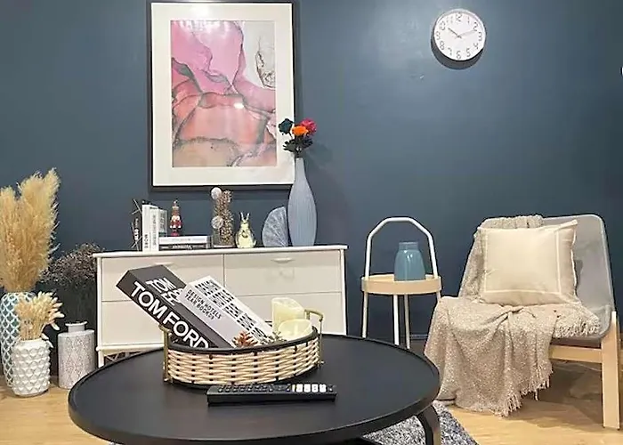 Rb7: Private House Downtown 1min Walk To Metro ホテル